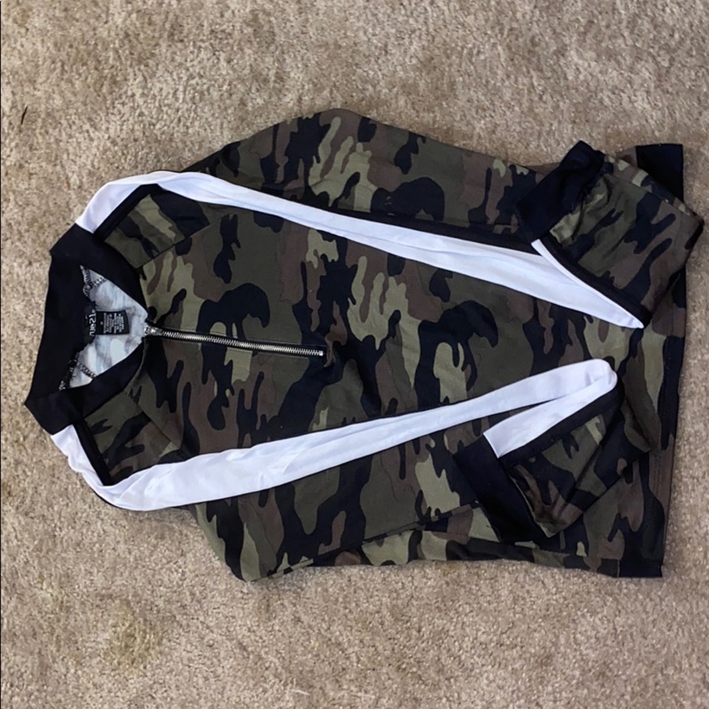 Long sleeve camo shirt ❤️